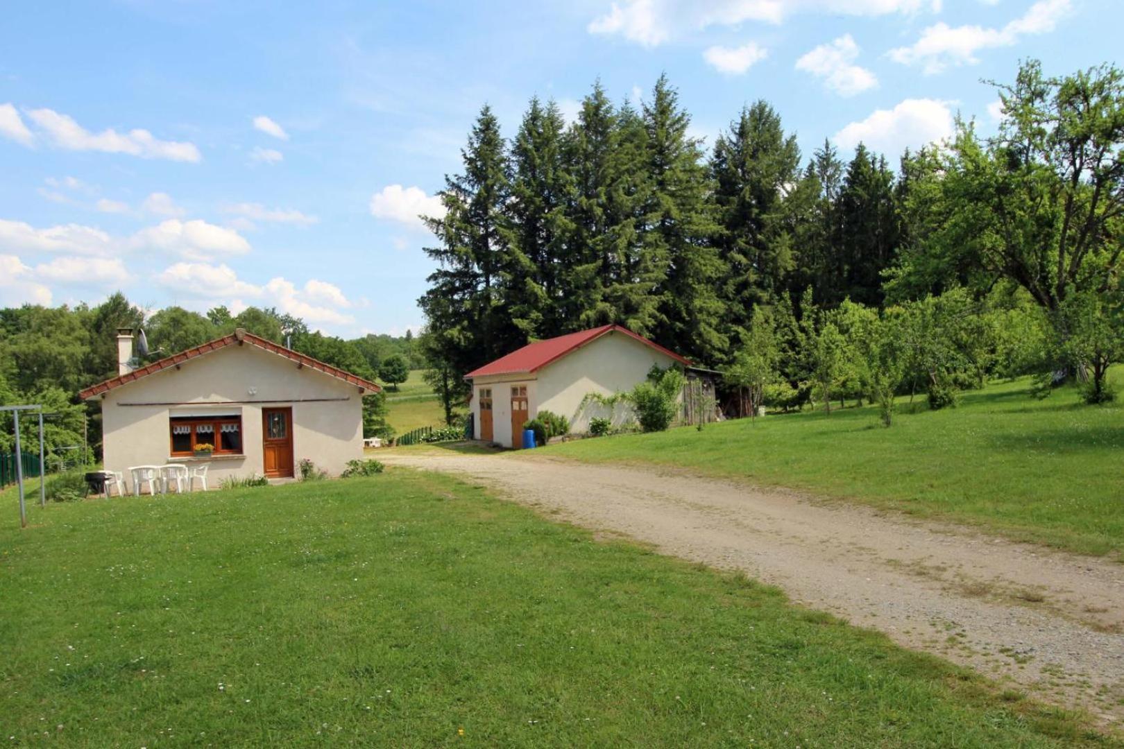 Au Bon Accueil Villa Peyrat-le-Château Exterior foto