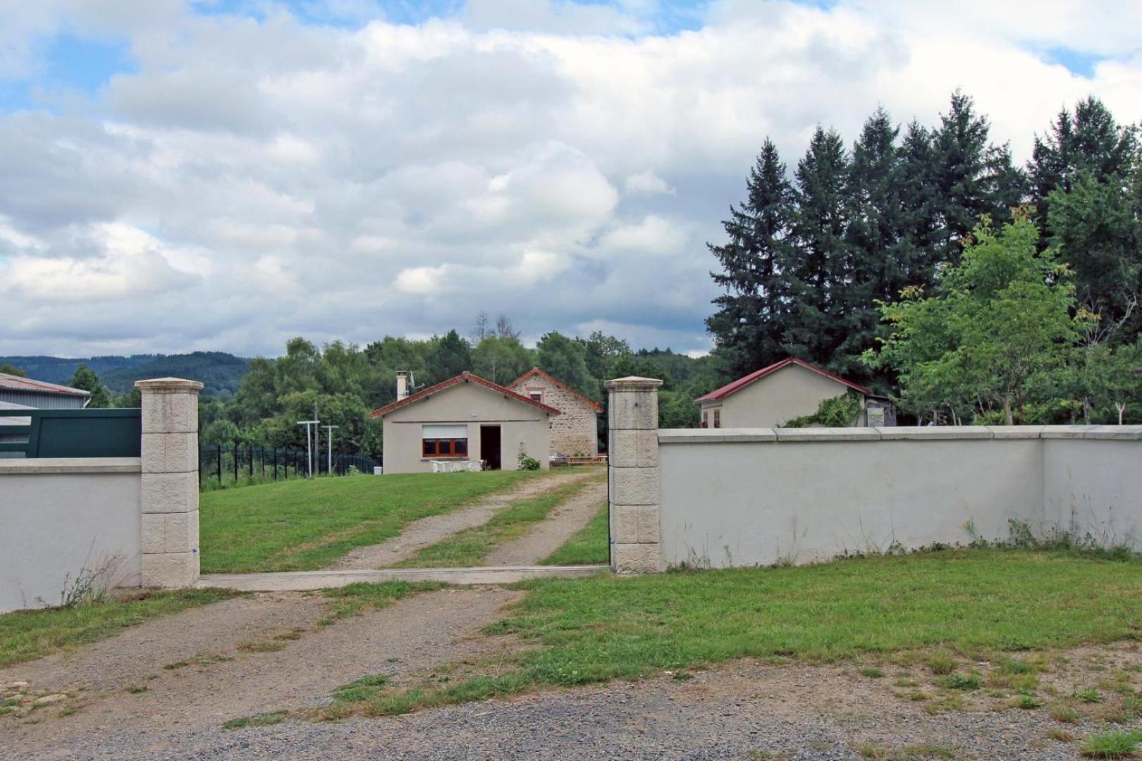 Au Bon Accueil Villa Peyrat-le-Château Exterior foto